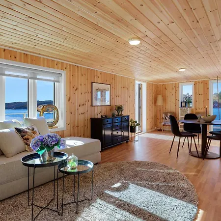 2 Bedroom Lovely In Telavag *