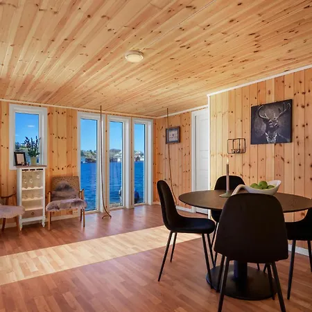 Σπίτι διακοπών 2 Bedroom Lovely In Telavag