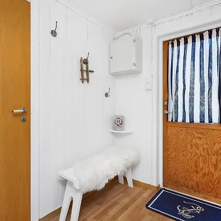 2 Bedroom Lovely In Telavag
